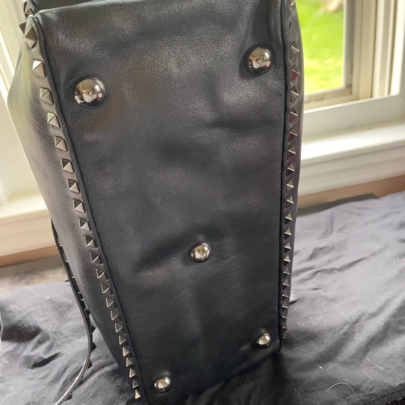 Valentino should bag - hard to find *RARE**** - Picture 3 of 11